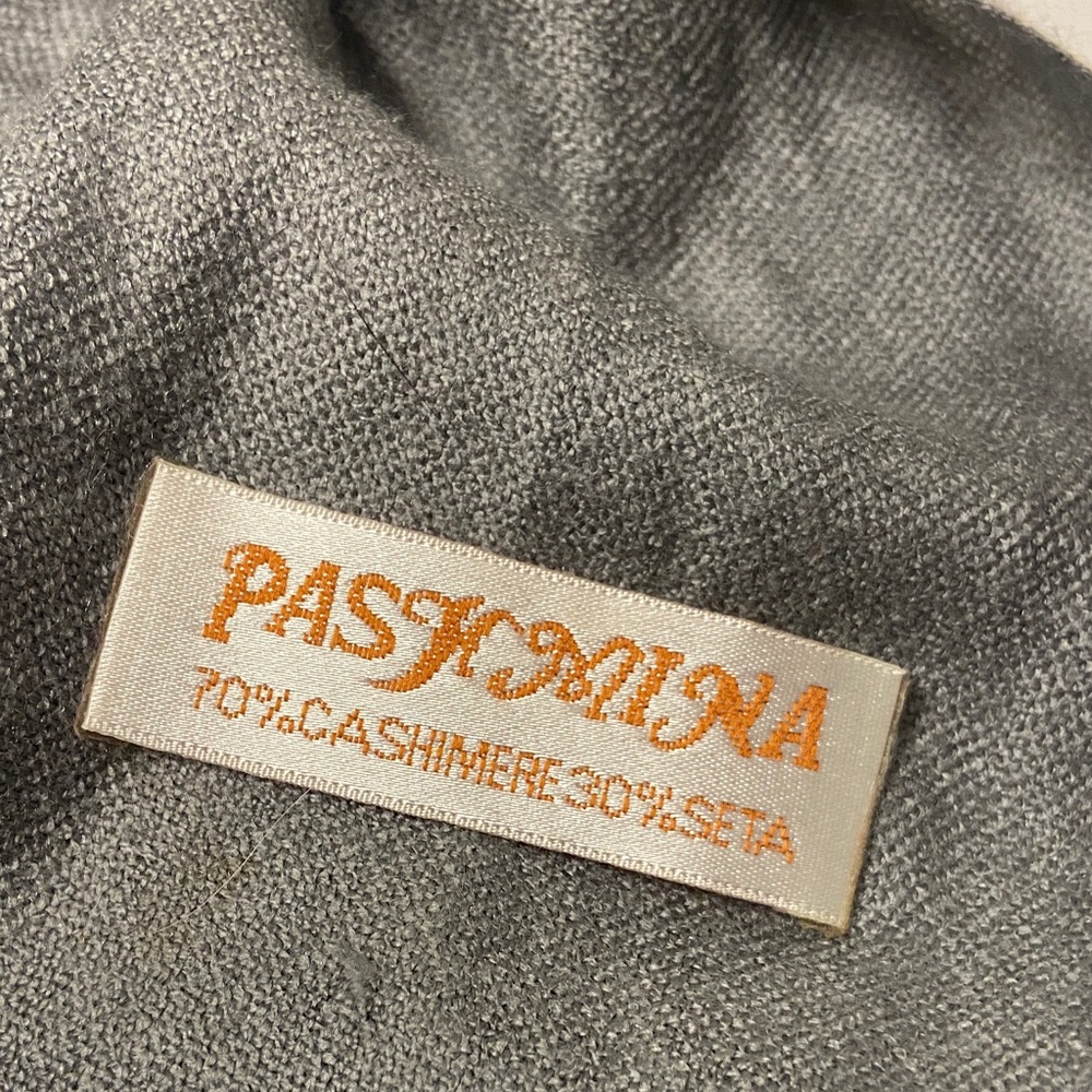 Lightweight Silver Cashmere and Seta Blend Wrap